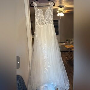 Elegant White Floral Lace Gown